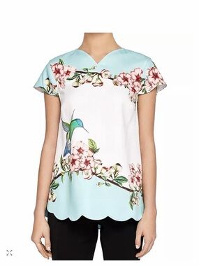 Floral Hummingbird Scallop-Hem Women's Top - Light Blue/White